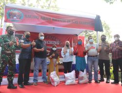 Launching SKKC, Bupati Kuningan Bagikan Sembako