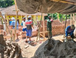 Pengerjaan Rutilahu di Desa Cileuya, Babinsa Turut Mendampingi