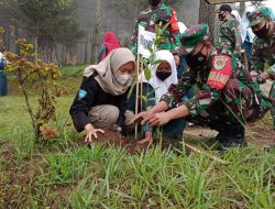 Jaga Kelestarian Alam, Kodim 0615/Kuningan Tanam Ribuan Pohon