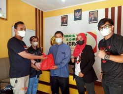 Sahabat Ganjar DPC Kuningan Sebar Ratusan Paket Sembako dan Nasi Kotak