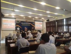 Siswa SMKN 3 Kuningan Diberi Penyuluhan Hukum Cyber Law dan Cyber Bullying