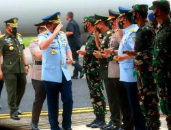 Panglima TNI dan Kapolri Lepas 5.000 Paket Sembako Untuk Masyarakat Tidak Mampu
