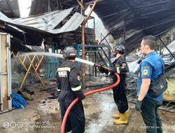 Meteran Listrik Disambar Petir, Gudang Kasur di Sangkanhurip Kebakaran