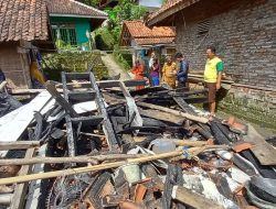 Gara-Gara Masak Air, Rumah Kebakaran