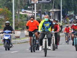 Kompak! Danrem Elkines Ajak Anggota Fun Bike Blusukan