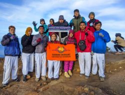 UKM Tarung Drajat Uniku Uji Nyali di Gunung Ciremai