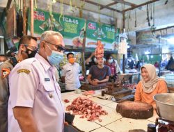 Jelang Lebaran Idul Fitri 1443 H, Bupati dan Forkopimda Kuningan Turun ke Pasar