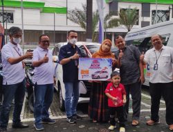 Usaha di Kantin Sekolah, Lilis Dapat Hadiah Mobil dari Bank BRI