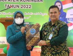 HKG PKK ke-50, Kepala BNNK Kuningan Serahkan Naskah Perjanjian Kerja