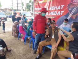 Warga Desa Sagarahiang Manfaatkan Moment Vaksinasi BIN