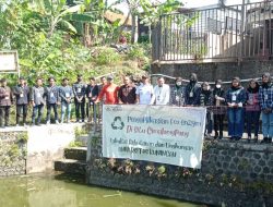 Fakultas Kehutanan dan Lingkungan Tebar Eco Enzym dan Benih Ikan di Sity Cimalompong