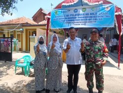 Pelayanan KB TNI Manunggal Bangga Kencana Menjaring Ratusan Warga