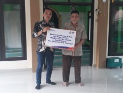 BRI Kuningan Serahkan Dana Bantuan Pembuatan Kubah dan Pagar Masjid Jami At-Taqwa