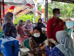 Penuhi Hak Kesehatan Masyarakat, BIN Berikan Vaksinasi dan Migor Gratis di Kertawana