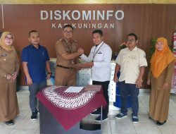 FKOM Uniku Teken MoU dengan Diskominfo Kuningan