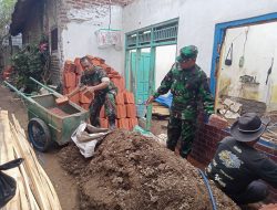 Sinergitas Nyata Prajurit TNI Kuningan Bantu Perbaiki Rutilahu Milik Sinap