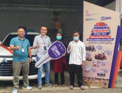 Eni Warga Kelurahan Cirendang “Ketiban” Mobil Toyota Avanza dari BRI