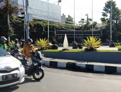 Hormati Jasa Pahlawan, Polisi Ajak Pengendara Berdoa Sejenak