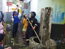 Damkar Kuningan Evakuasi Kucing yang Terjebak di Dalam Sumur Selama 8 Jam