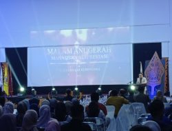 Uniku Gelar Malam Anugerah Mahasiswa Berprestasi