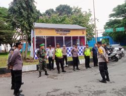 Menuju Nataru, Babinsa Garawangi Turut Lakukan Pengamanan