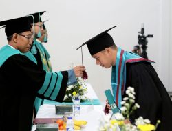 Perdana! STIS Husnul Khotimah Kuningan Gelar Wisuda Sarjana