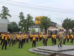 Tingkatkan Sinergitas, Personil Gabungan TNI dan Polri Senam SKJ 88
