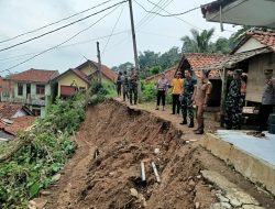 Dandim Kuningan Tinjau Lokasi Longsor di Desa Situgede