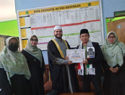 Safari Dakwah Syeikh Abdallah dari Palestina di MI PUI Kuningan