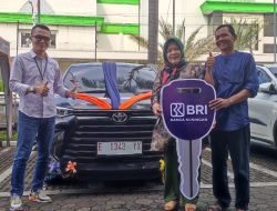 20 Tahun Menjadi Nasabah BRI, Atin Akhirnya Mendapat Hadiah Mobil