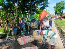 Babinsa dan Warga Desa Mulyajaya Gotong Royong Bangun Jalan Usaha Tani