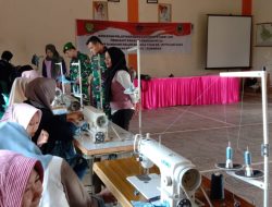 Sasaran Non Fisik TMMD, Warga Sukaraja Mengikuti Pelatihan Menjahit Berbasis MTU