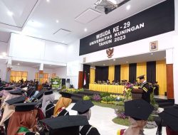 420 Mahasiswa Uniku Lulus dengan Predikat Cumlaude