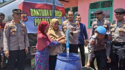 Polres Kuningan Berikan Bantuan Air Bersih 10.000 liter di Desa Karangbaru