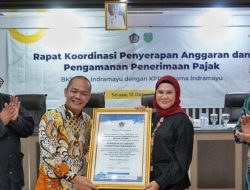 Bupati Indramayu Terima Penghargaan Terkait Pengelolaan Keuangan Di Indramayu