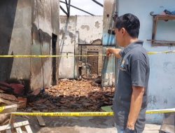 Kebakaran Pabrik Kerupuk Di Cirebon, Dua Orang Tewas