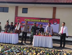 Polres Kuningan Musnahkan Ribuan Miras Berbagai Merk