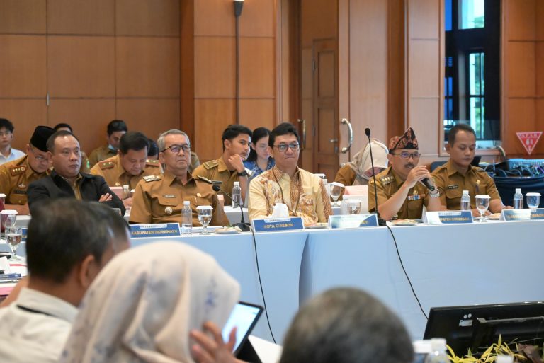 Hadir Di High Level Meeting TPID, Pj Bupati Kuningan Paparkan Rencana ...