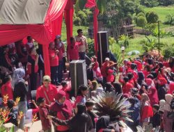 Ratusan Relawan Pemenangan PDI Perjuangan Kuningan Teriakan Kemenangan di Pemilu 2024