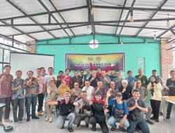 Agenda Rutin, Uniku Jalin Kebersamaan dengan Awak Media