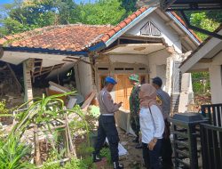 Rumah Warga Tertimpa Longsor, Korban Alami Kerugian Hingga Ratusan Juta Rupiah