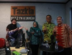 Ketua TP PKK dan Kadis Ketahanan Pangan dan Pertanian Kabupaten Kuningan “Ngopi Pagi” di Tazkia FM