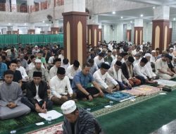 Dandim Kuningan Ikuti Sholat Tarawih Pertama Bersama Unsur Forkopimda