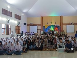 Ngabuburit Bersama Uniku, Timsos PMB Sambangi Sekolah Sekolah