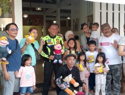 Pendongeng Terkenal Asal Cirebon, Hibur Pemudik Di Rest Area 207A Palikanci