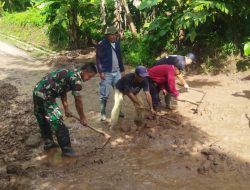 Hujan Deras Tebing Longsor, Babinsa dan Warga Lakukan Karya Bakti