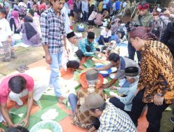 Hajat Bumi, Warga Desa Cikeleng Menerima Pembagian Daging Kerbau