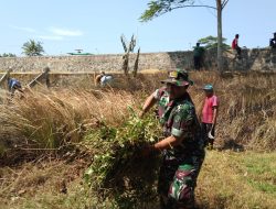Manfaatkan Lahan Kosong, Babinsa Ajak Warga Tanam Pohon Berbuah