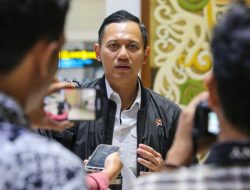 Cek Tanah Calon Relokasi Korban Erupsi Gunung Ruang, Menteri AHY Terjun Langsung ke Lapangan