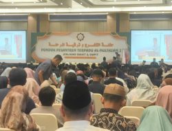 Haru dan Bahagia, Ratusan Orang Tua Murid Saksikan Wisuda Anaknya di Al Mutazam 2